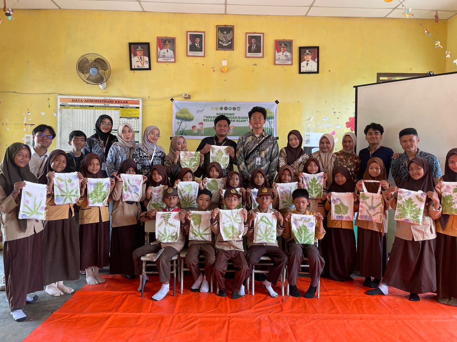 Ecoprint: Melukis dengan Daun Belajar dengan Alam